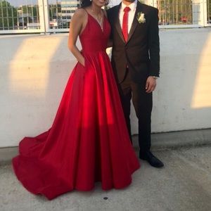 SHERRI HILL DRESS‼️